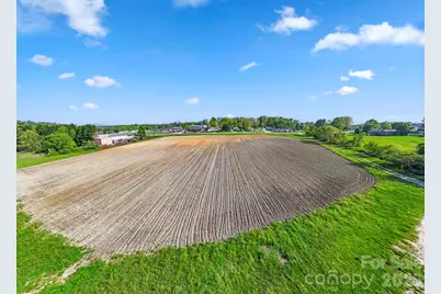 000 Upward Road E, Flat Rock, NC 28731 - Photo 12