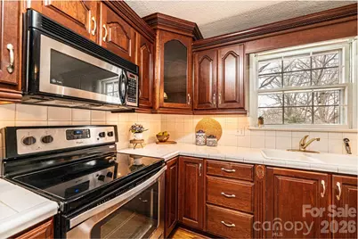 1063 4th Avenue Drive NW, Hickory, NC 28601 - Photo 16