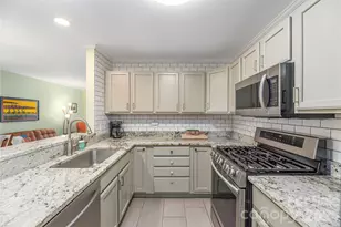 252 Wash Creek Dr, Hendersonville, NC 28739 - Photo 8