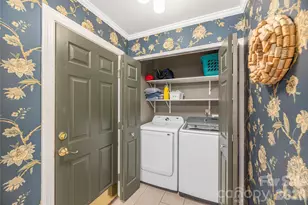 252 Wash Creek Dr, Hendersonville, NC 28739 - Photo 10