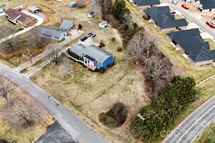 3361 47th Ave Pl NE, Hickory, NC 28601 - Photo 2