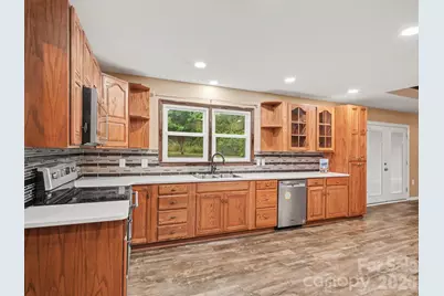 3361 47th Avenue Place NE, Hickory, NC 28601 - Photo 8