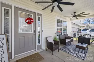 6406 Castlewynd Ct, Charlotte, NC 28212 - Photo 2