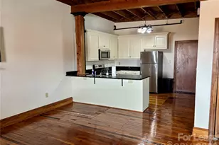 235 E Main St, Lincolnton, NC 28092 - Photo 4