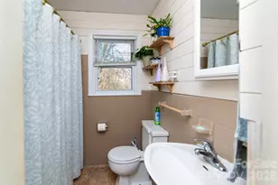 118 Mitchell St, Canton, NC 28716 - Photo 10