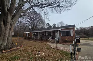 139 Blackburn Dr, Grover, NC 28073 - Photo 2