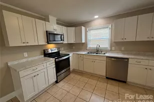 1422 Orvis St, Charlotte, NC 28216 - Photo 10