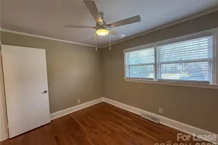 1422 Orvis St, Charlotte, NC 28216 - Photo 16