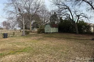 1422 Orvis St, Charlotte, NC 28216 - Photo 28