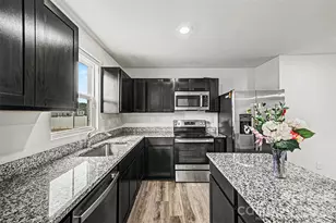 5141 Rustling Pnes Ct, Charlotte, NC 28215 - Photo 12