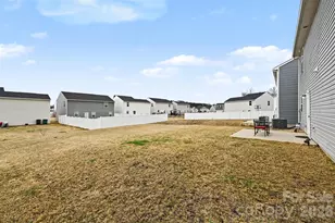 5141 Rustling Pnes Ct, Charlotte, NC 28215 - Photo 24