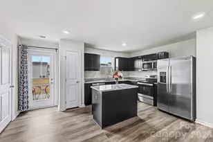 5141 Rustling Pnes Ct, Charlotte, NC 28215 - Photo 10