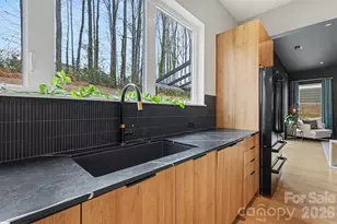 5726 Charing Pl, Charlotte, NC 28211 - Photo 8