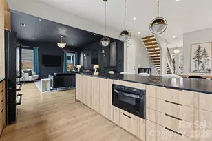 5726 Charing Pl, Charlotte, NC 28211 - Photo 6