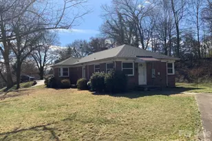 626 3rd Ave Dr SE, Hickory, NC 28602 - Photo 2