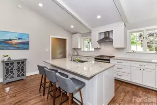 2401 Wensley Dr, Charlotte, NC 28210 - Photo 4