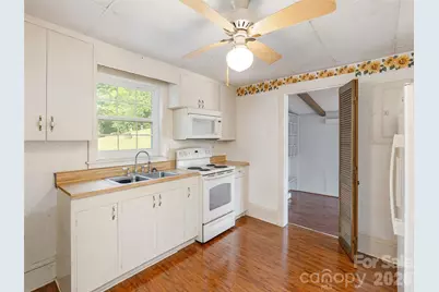 34 Lockhart Road, Tryon, NC 28782 - Photo 14