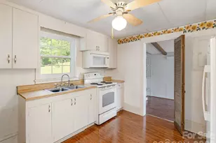 34 Lockhart Rd, Tryon, NC 28782 - Photo 14