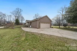 1808 Cameron Heights Cir, Denver, NC 28037 - Photo 32