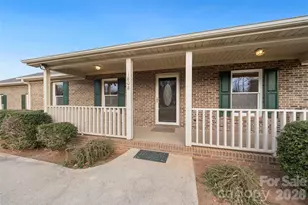 1808 Cameron Heights Cir, Denver, NC 28037 - Photo 2