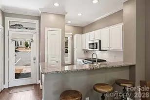 1073 Park West Dr, Charlotte, NC 28209 - Photo 4