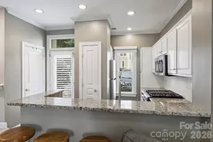 1073 Park West Dr, Charlotte, NC 28209 - Photo 4