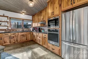 346 Lucky Ln, Clyde, NC 28721 - Photo 30