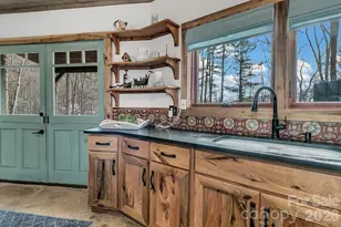 346 Lucky Ln, Clyde, NC 28721 - Photo 32