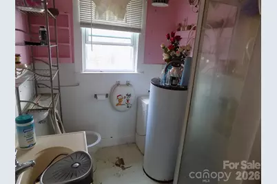 415 S Maple Street S, Dallas, NC 28034 - Photo 8