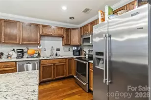 4566 Antelope Ln, Charlotte, NC 28269 - Photo 12