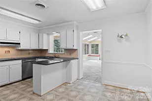 3116 Burkeshore Rd, Winston Salem, NC 27106 - Photo 14