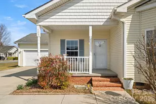 403 Sassafras Dr, Hendersonville, NC 28739 - Photo 4