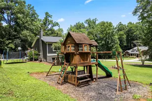 108 Brookmeade Dr, Statesville, NC 28625 - Photo 8