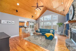 11 Briar Ridge Dr, Fairview, NC 28730 - Photo 8