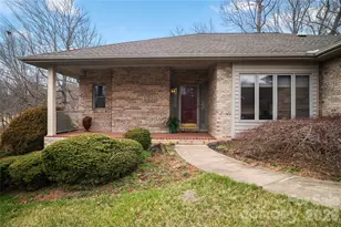 105 Fairway Knoll Dr, Hendersonville, NC 28739 - Photo 4