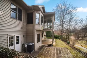 105 Fairway Knoll Dr, Hendersonville, NC 28739 - Photo 10