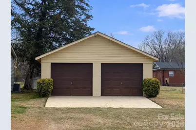 126 Oakside Drive, Harrisburg, NC 28075 - Photo 2