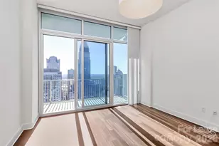 215 Pine Street N, Charlotte, NC 28202 - Photo 28