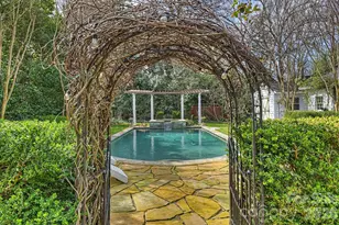 1136 Queens Rd, Charlotte, NC 28207 - Photo 38