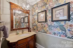 1136 Queens Rd, Charlotte, NC 28207 - Photo 16