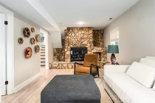 1933 Bentley Pl, Charlotte, NC 28205 - Photo 10