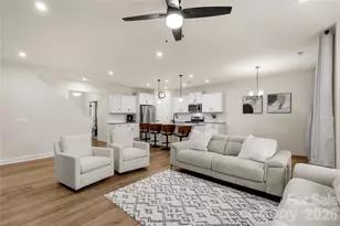 17010 Dogwood Crk Ln, Charlotte, NC 28278 - Photo 6