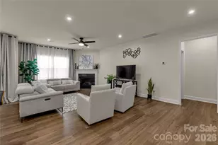 17010 Dogwood Crk Ln, Charlotte, NC 28278 - Photo 12