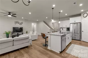 17010 Dogwood Crk Ln, Charlotte, NC 28278 - Photo 10