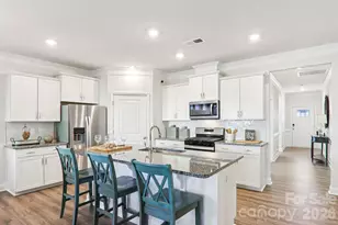 648 River Btm Rd, Fletcher, NC 28792 - Photo 8