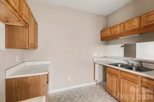 6648 Hampton Way Dr, Charlotte, NC 28213 - Photo 8