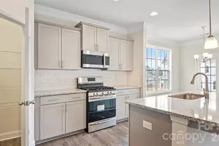 624 River Btm Rd, Fletcher, NC 28792 - Photo 6