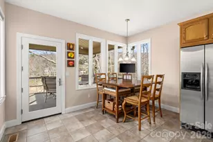 1410 Mountain Meadow Dr, Hendersonville, NC 28739 - Photo 18