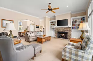 1410 Mountain Meadow Dr, Hendersonville, NC 28739 - Photo 12