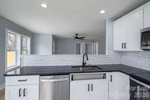 1010 E Catawba St, Lincolnton, NC 28092 - Photo 12